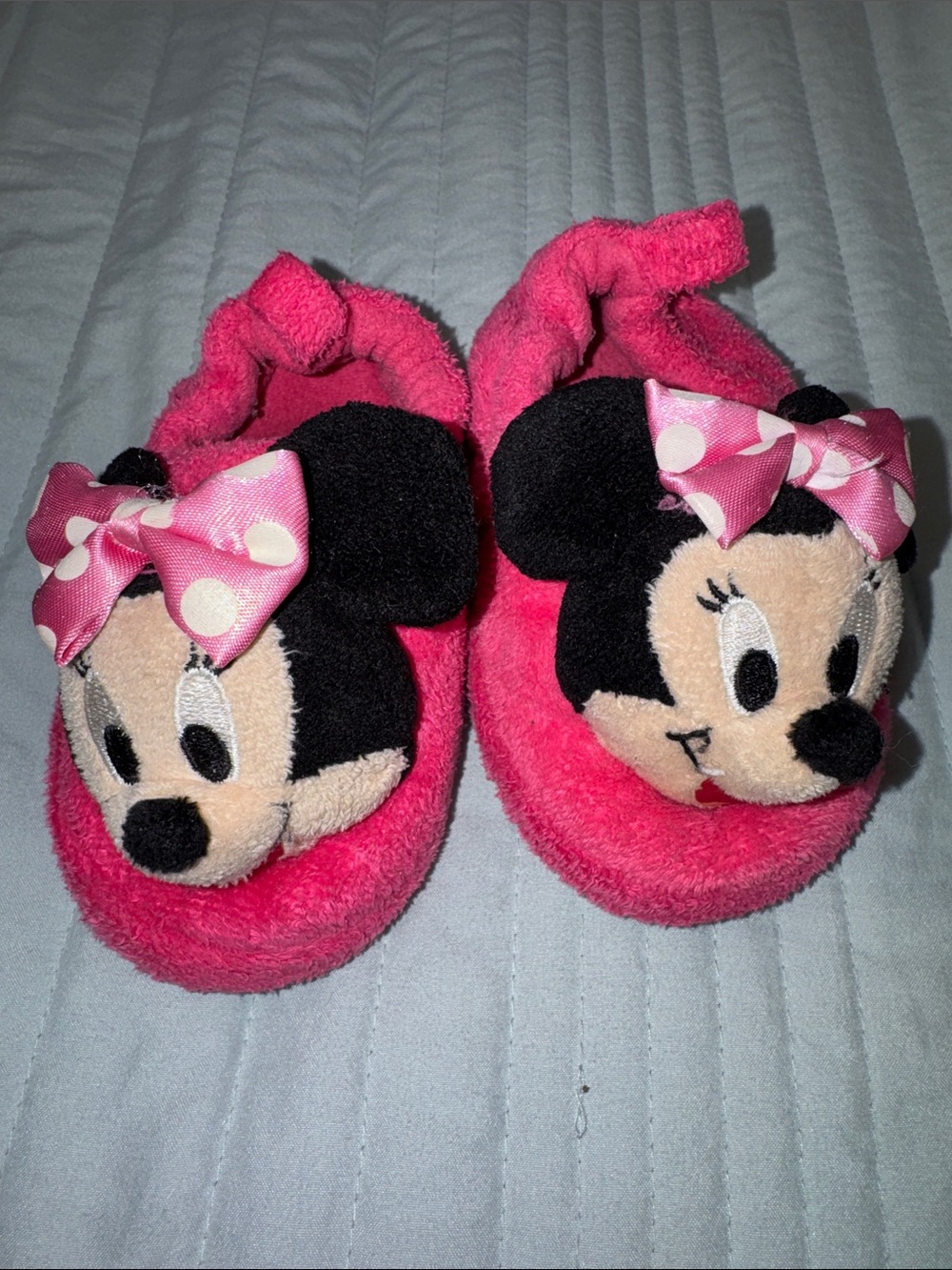 Minnie Mouse Slippers! - Picture 6 of 9
